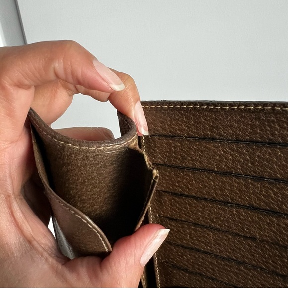 Authentic Gucci bifold long wallet - Picture 9 of 10